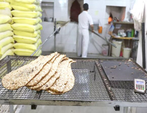 نان و نانوا در تنور داغ تورم