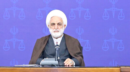 آیت‌الله مصباح در بیان و دفاع از حق صریح بود