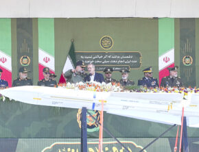 ارتش ستون استوار حکومت و ملت و نماد عزت جامعه است