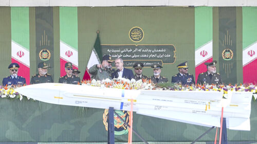 ارتش ستون استوار حکومت و ملت و نماد عزت جامعه است