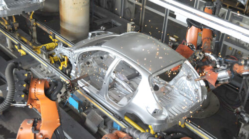 جدال خودروسازان با وزارت صمت بر سر قیمت خودرو