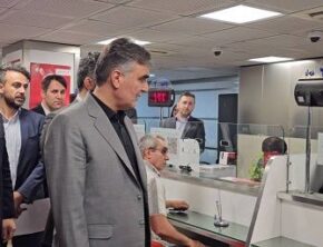 بازدید سرزده رئیس‌کل بانک مرکزی از برخی شعبات بانکی