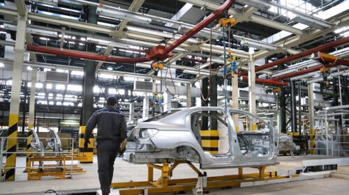 صنعت خودرو وبال گردن ایران شده است