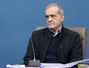 راهکار خنثی کردن توطئه‌های دشمن، خدمت بی‌منت به مردم