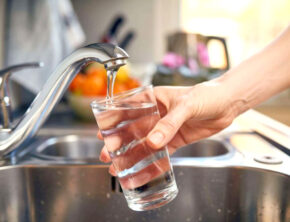 آب مشترکان پُرمصرف تهرانی ۱۲ ساعت قطع می‌شود