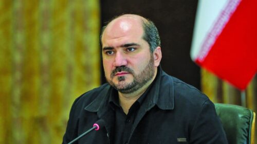 منصوری: در پایان دولت روحانی روزی 700 نفر بر اثر کرونا جان خود را از دست می‌دادند