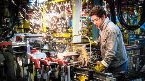 کاهش ۲.۱ درصدی تولید صنایع بورسی در مهر