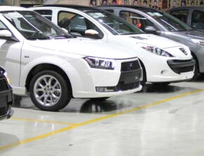 تخت گاز قیمت خودرو؛ کسی نمی‌خواهد ترمز بازار را بکشد؟