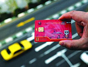 انتقاد ۲۴۱ نماینده مجلس از تاخیر دولت در انتقال سهمیه سوخت به کارت‌های بانکی