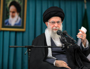 رهبر انقلاب: ملت ایران! دشمن را مأیوس کنید