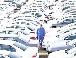 خریداران خودرو، بلاتکلیف میان وعده تحویل و صف‌های طولانی شکایت