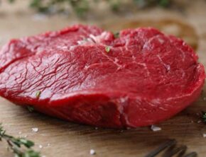 گوشت به وفور موجود است