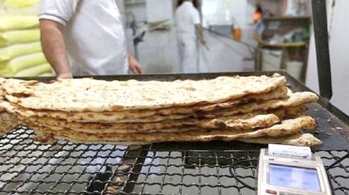 مسئله گرانی نان برای سفره‌های خالی