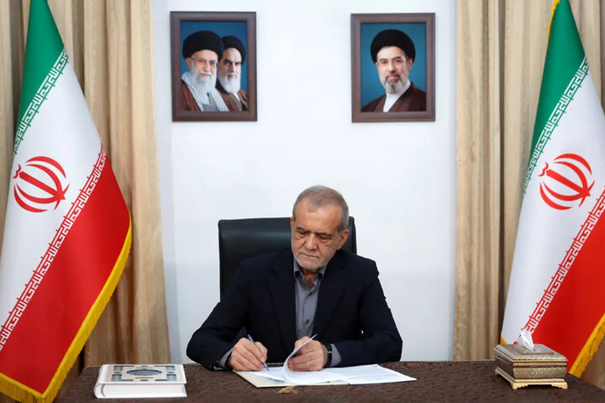 پزشکیان: پیام رهبر انقلاب نقشه راه صیانت از منافع ملی در مسیر مذاکرات است