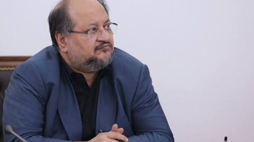 محمد شر‌یعتمداری برکنار شد اما نمی‌رود!