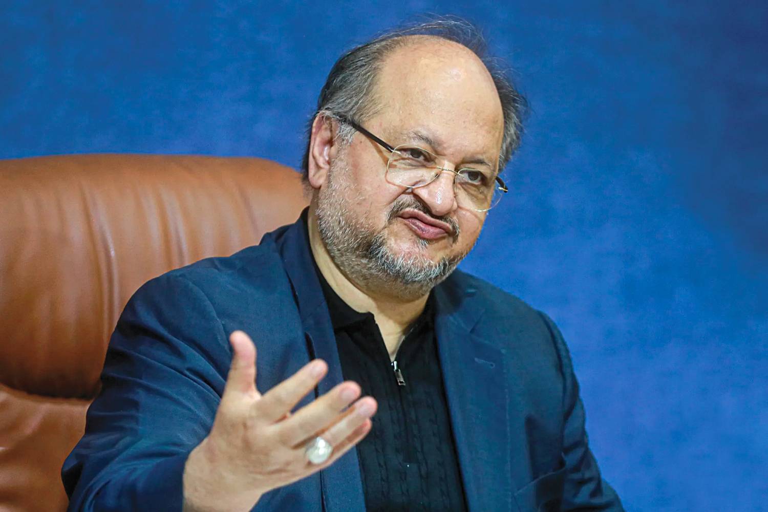 شریعتمداری هلدینگ خلیج‌فارس را با چه وضعیتی تحویل می‌دهد؟