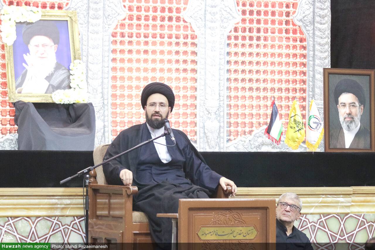 هرکس بخواهد با آمریکا برای صلح، مذاکره کند خائن است