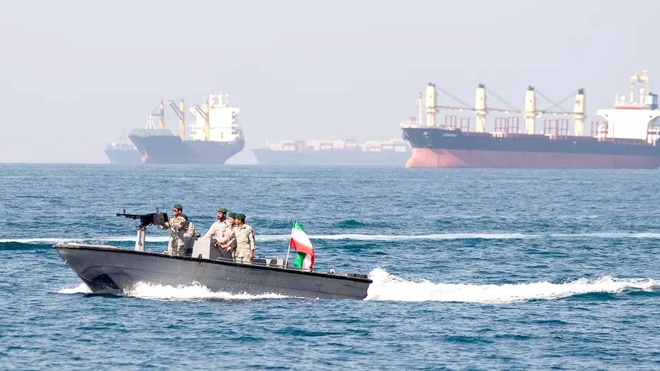 تهران با تهدید جنگ هم تنگه هرمز را رها نمی‌کند