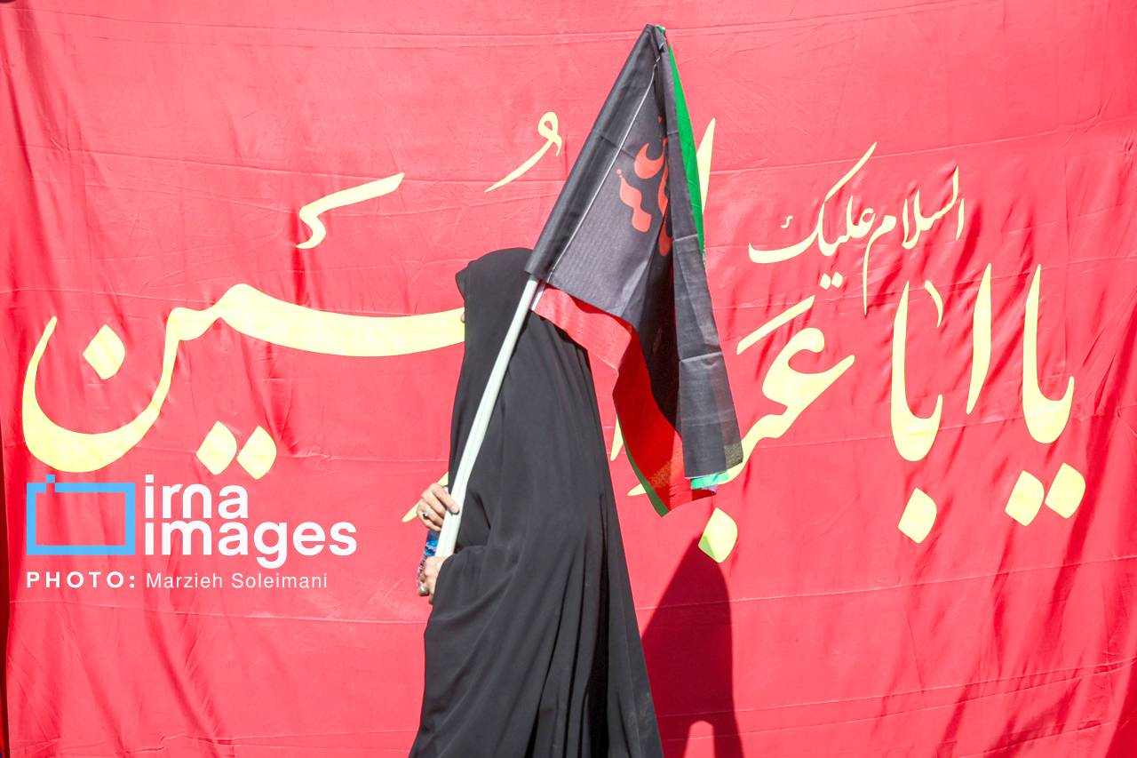 فریاد خونخواهی رهبر شهید در راهپیمایی جاماندگان اربعین