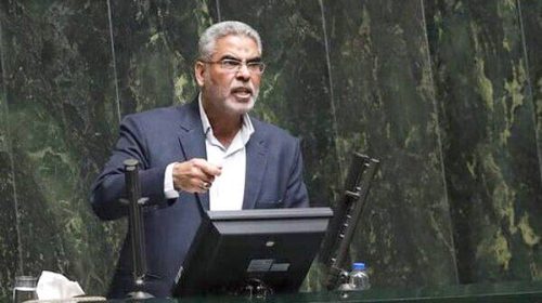 دولت با آزاد گذاشتن معاملات ارزی به دلار قاچاق رسمیت داده است