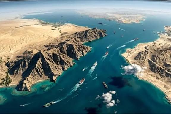 هشدار 40 کارشناس درباره باز شدن تنگه هرمز