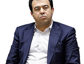 همتی و مدیرانش سیاست کاهش ارزش پول ملی را دنبال می‌کنند