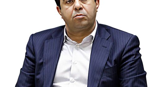 همتی و مدیرانش سیاست کاهش ارزش پول ملی را دنبال می‌کنند