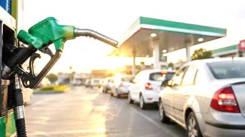 جای خالی خودروساز در صف متهمان ناترازی بنزین