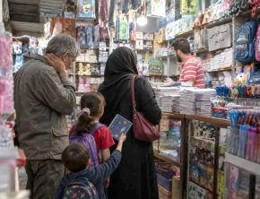 قیمت ساده‌ترین گوشی هوشمند ۱.۶ برابر دستمزد کارگران است
